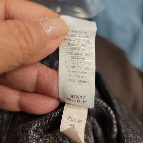 Athleta "Mind Over Matter" Capris Leggings - S - Picture 8 of 9